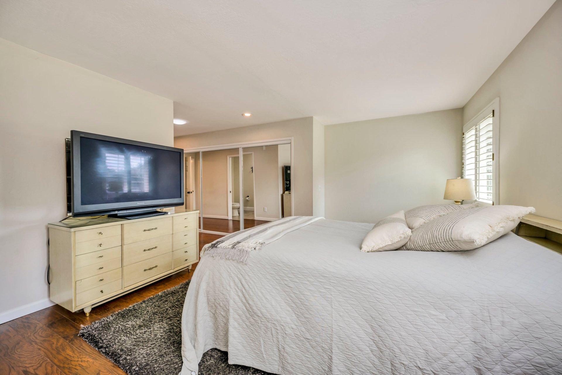 4858 Devonshire Place