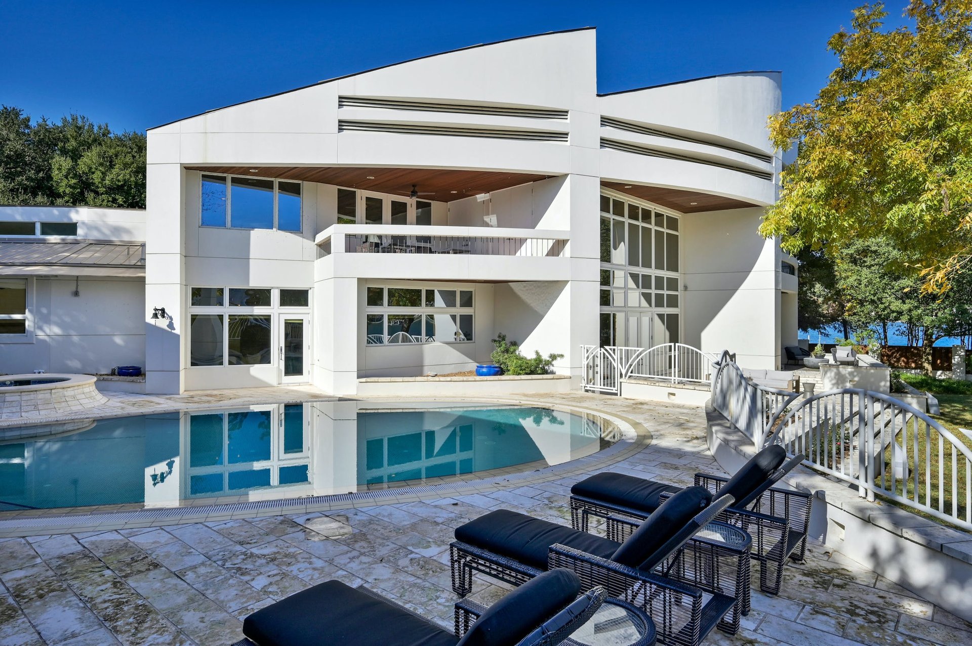 3511 Westlake Drive