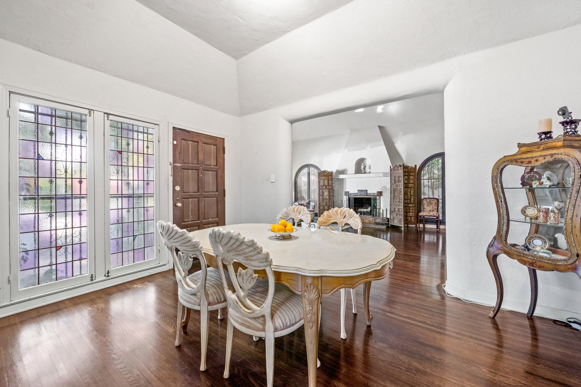 Opportunity Knocks in Prime Beverly Grove!
