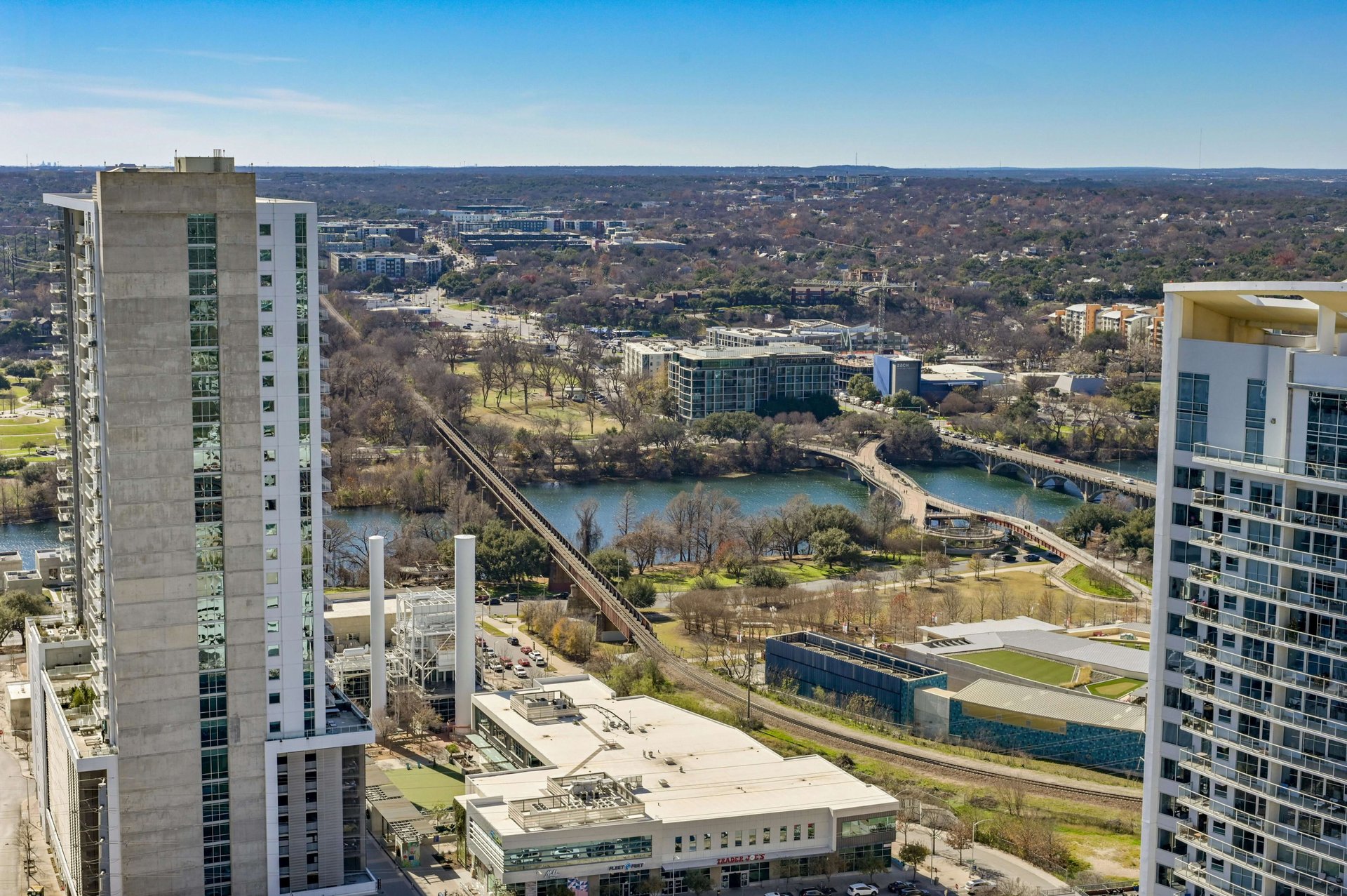 501 West Ave #3202