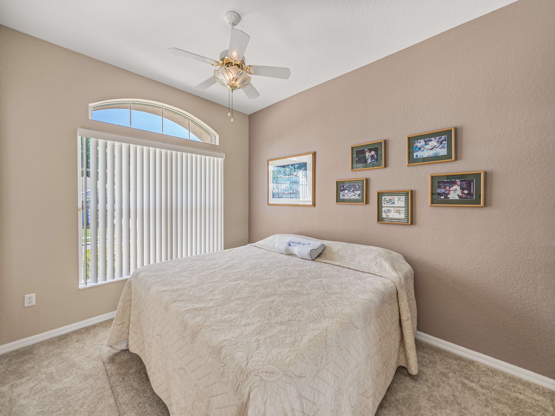 12419 WOODLANDS CIR