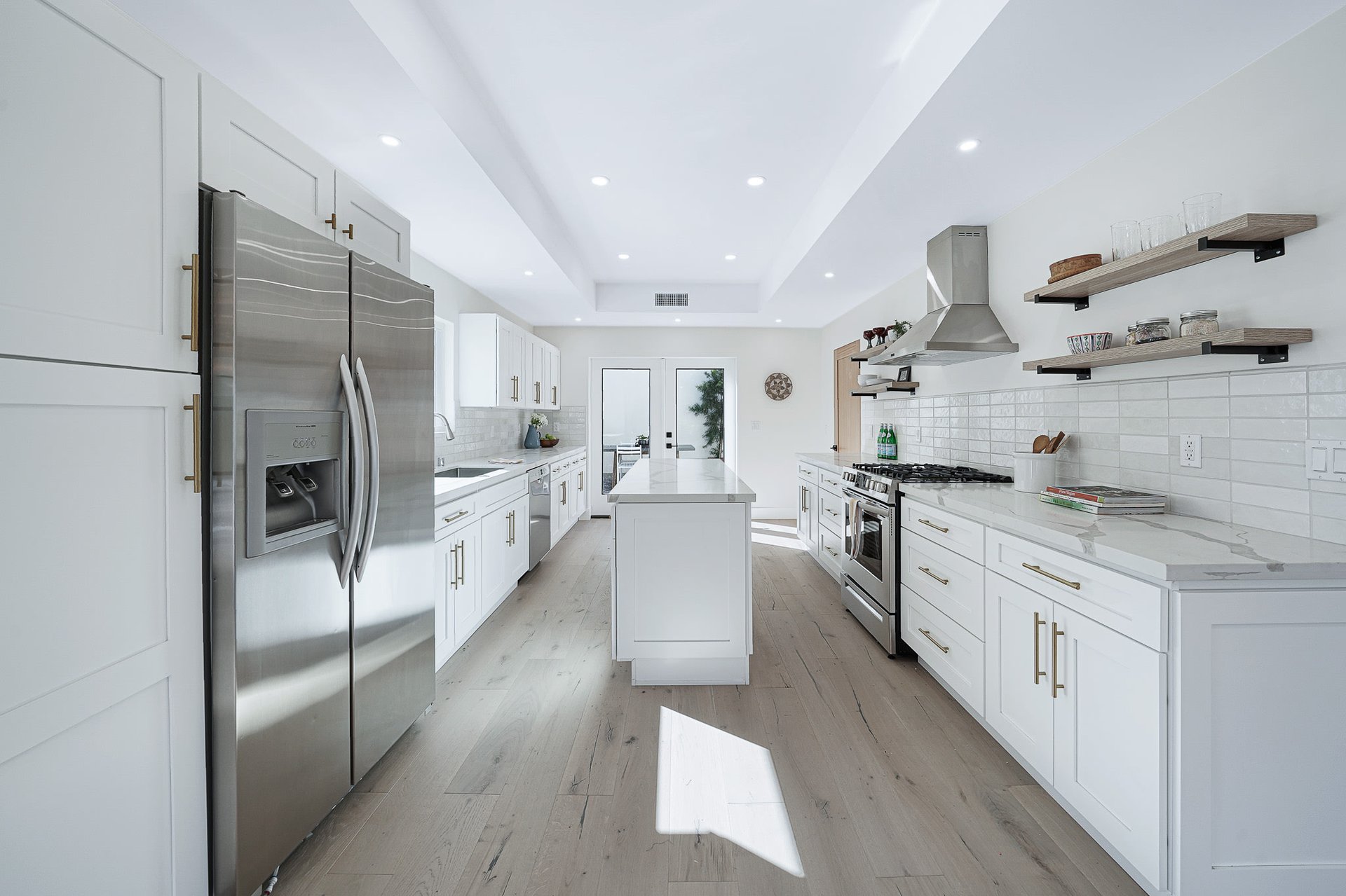 Immaculate & Turnkey Contemporary Home in Hollywood Hills