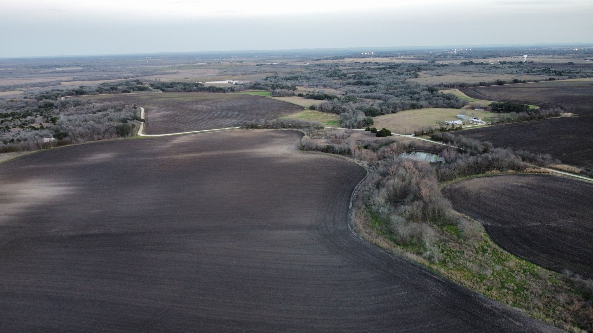 64 Acres on the Edge of a Hot Lockhart