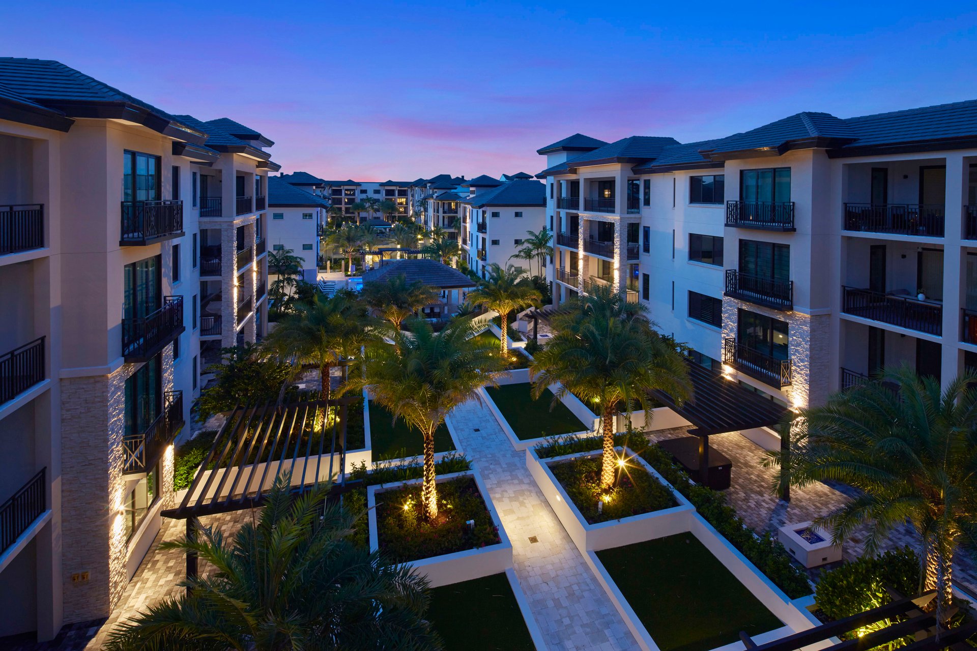 QUATTRO AT NAPLES SQUARE 508
