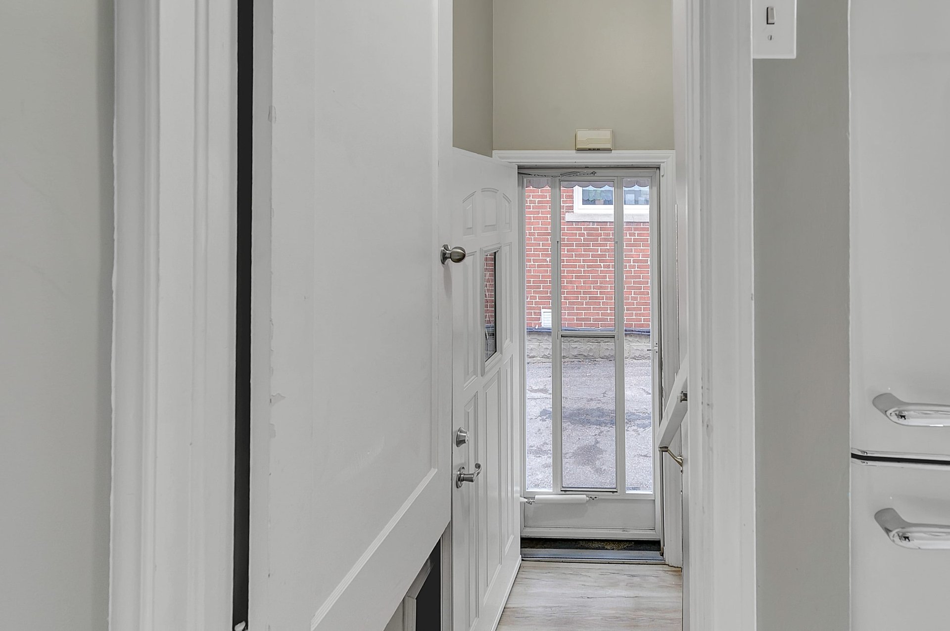 44 Elizabeth St S