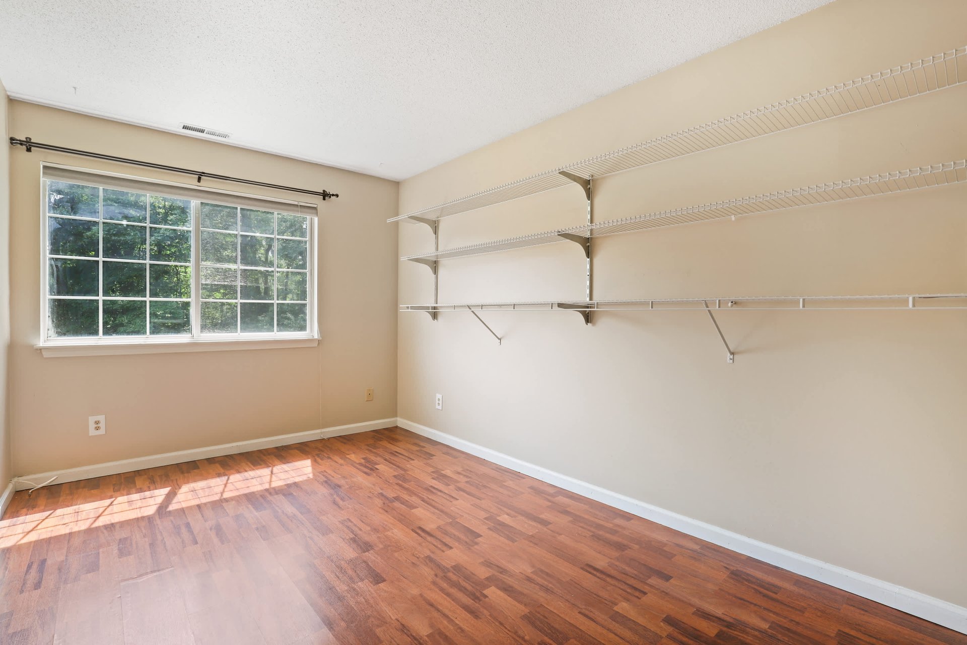 806 Orchard Hill Lane