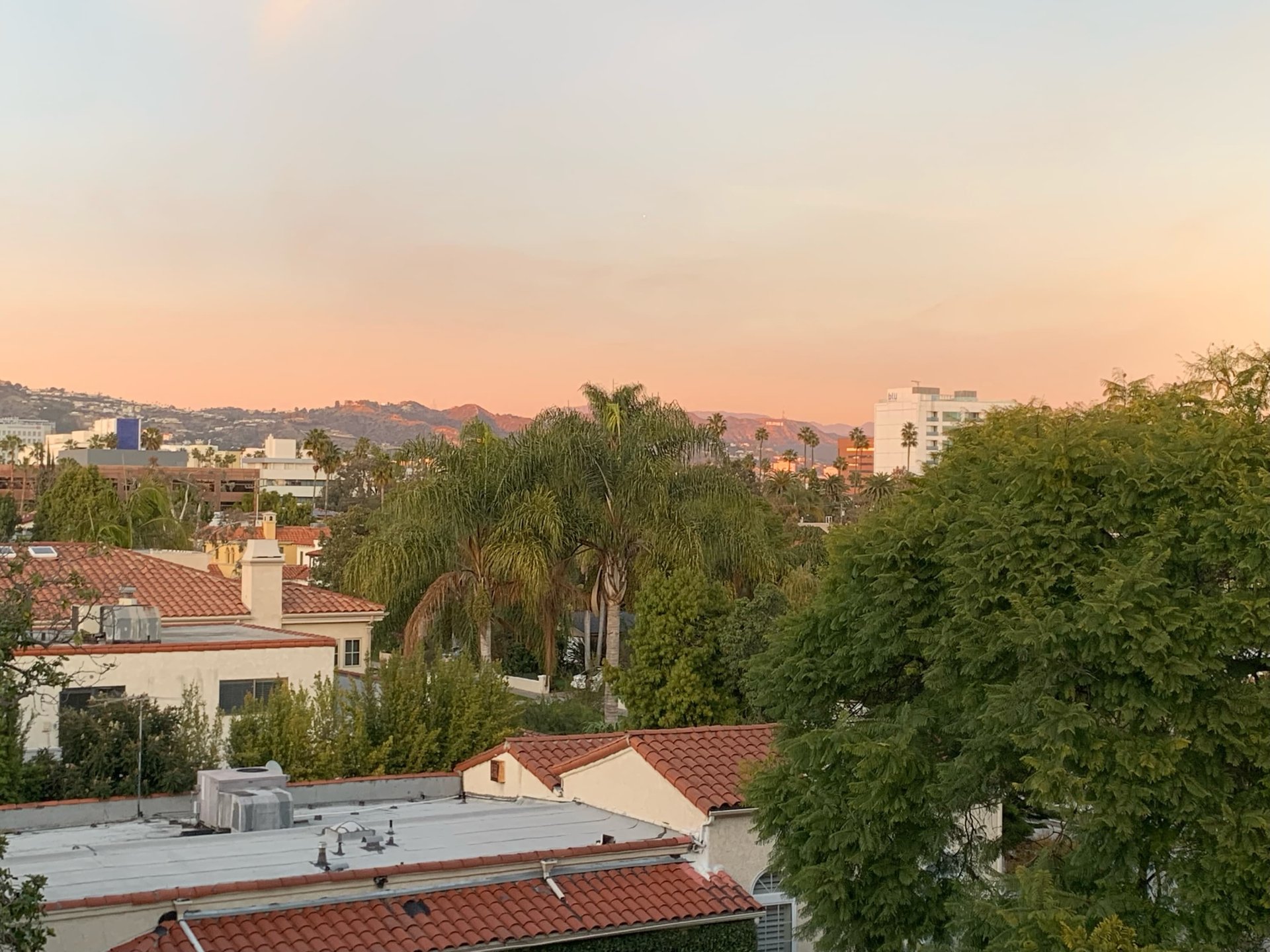 8712 Gregory Way #403, Pico-Robertson