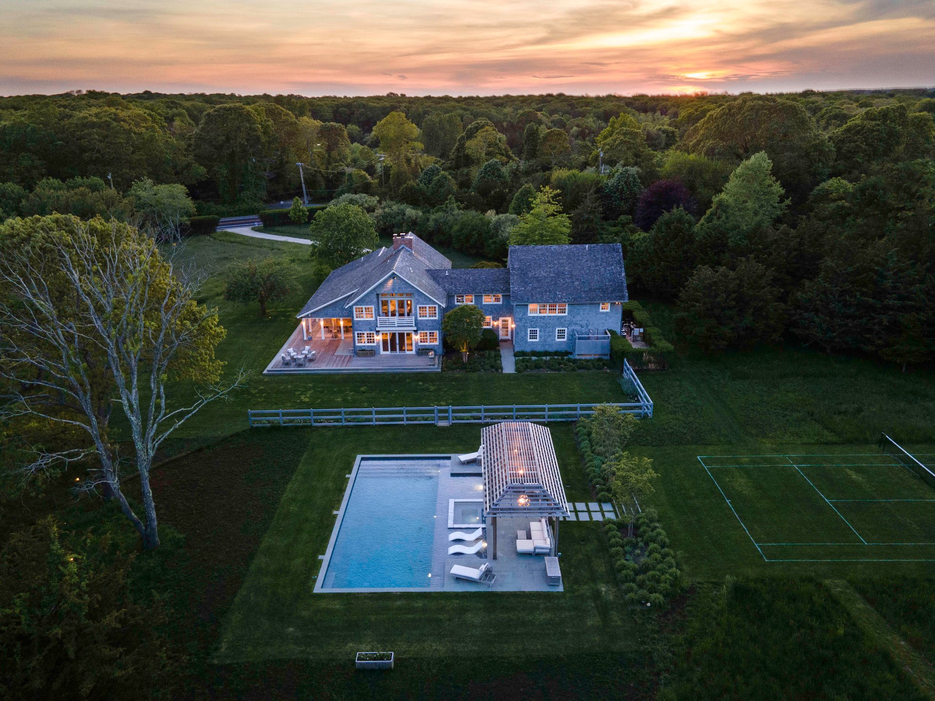 Upscale, Updated Sag Harbor Farmhouse in Waterfront Neighborhood