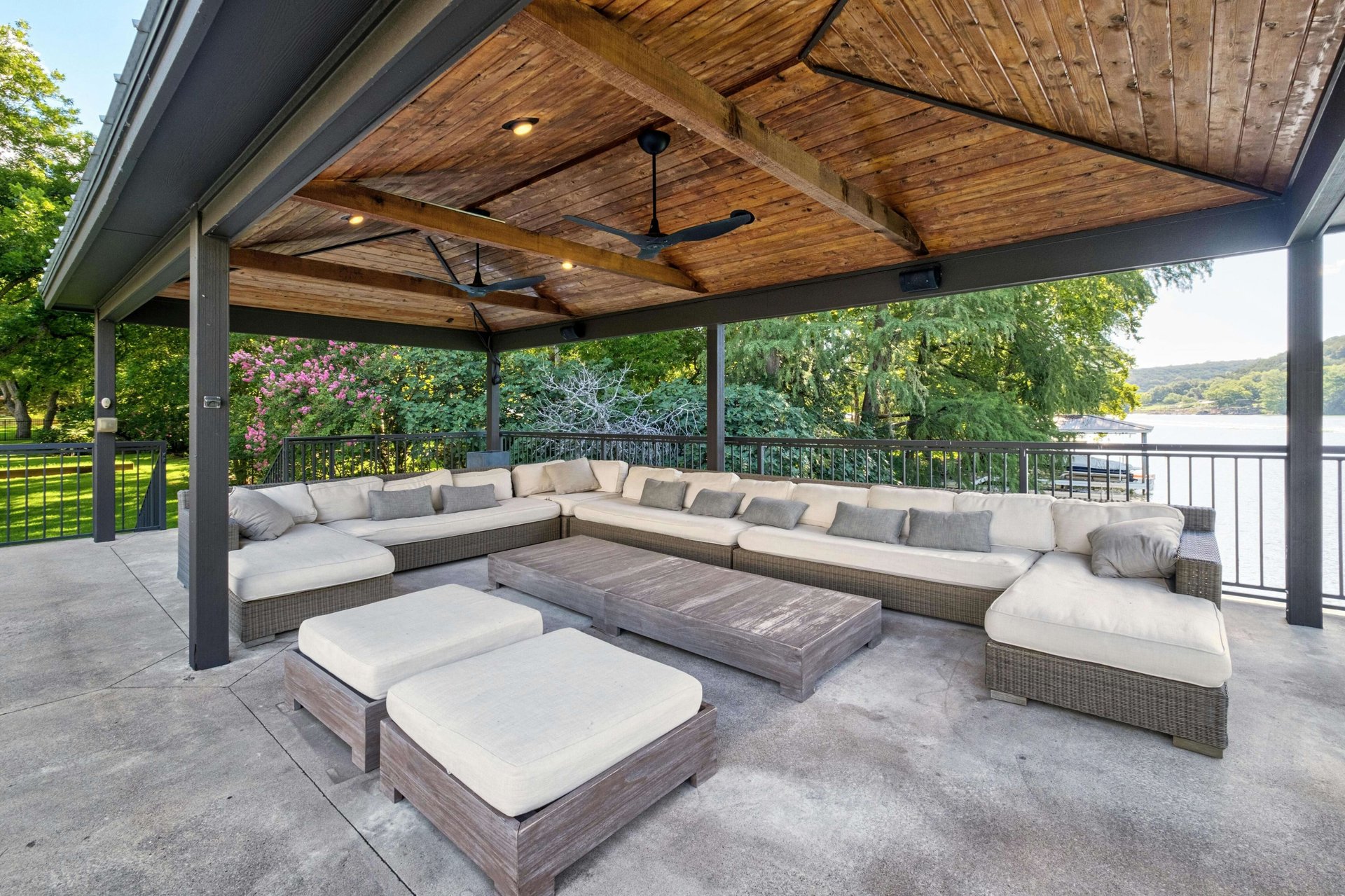 3120 Edgewater Drive