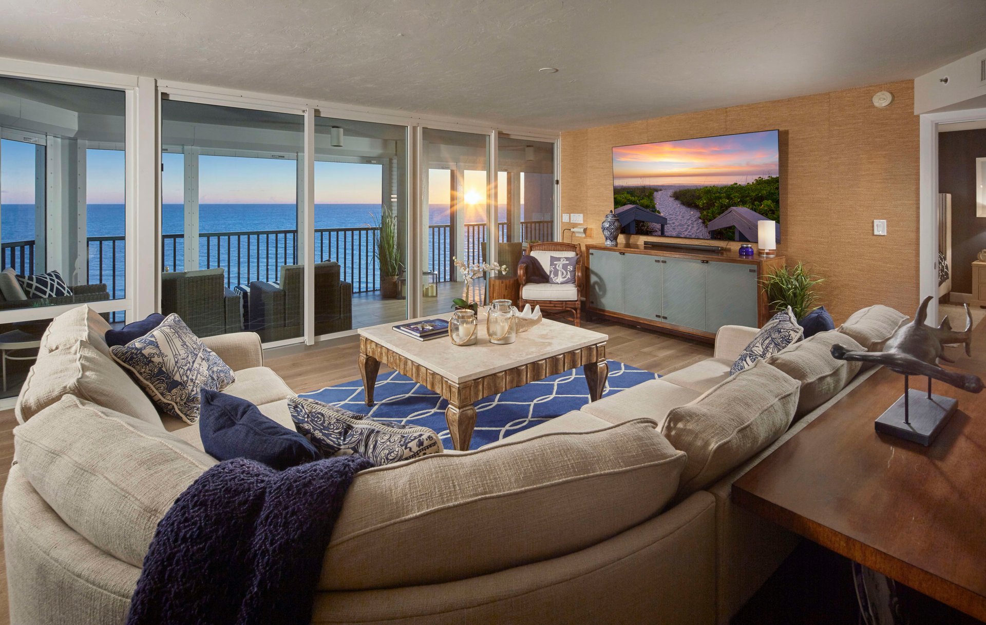 VISTAS 901 AT PARK SHORE