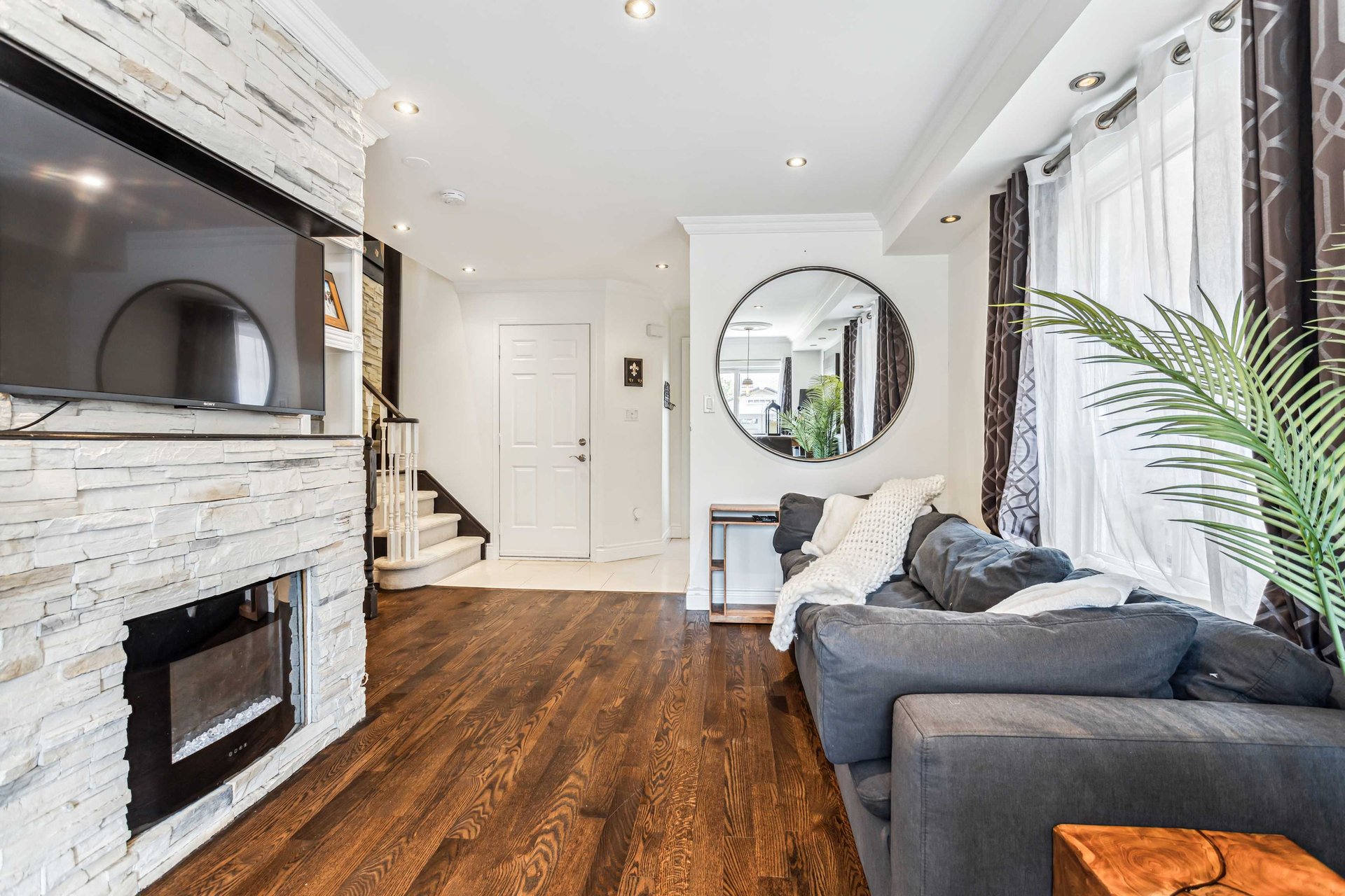 Gorgeous 3 Bedroom Semi- Detached