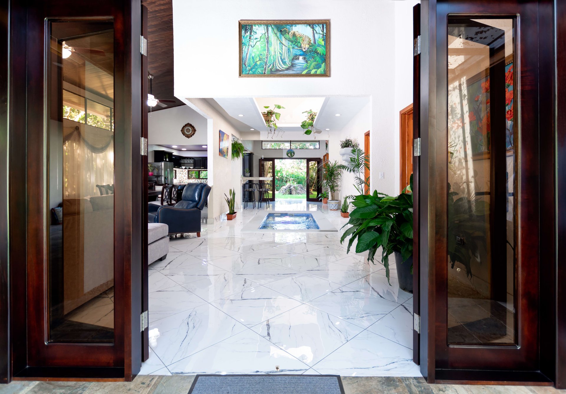 BRAND NEW 3-bedroom home, 5 minutes to Dominical Beach.