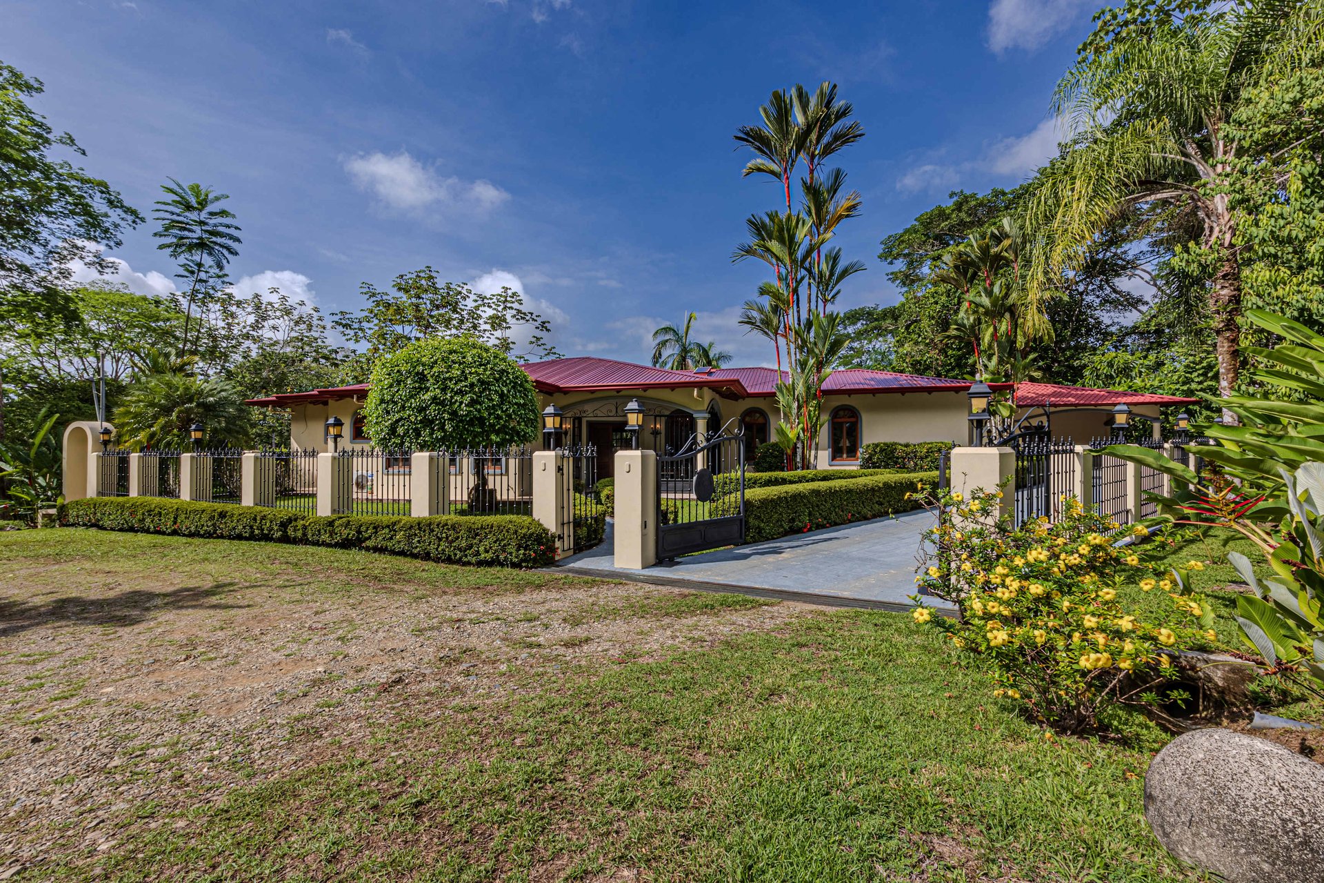 Casa de Jardin, A Luxury Estate With Casita.  Stunning Grounds and Views