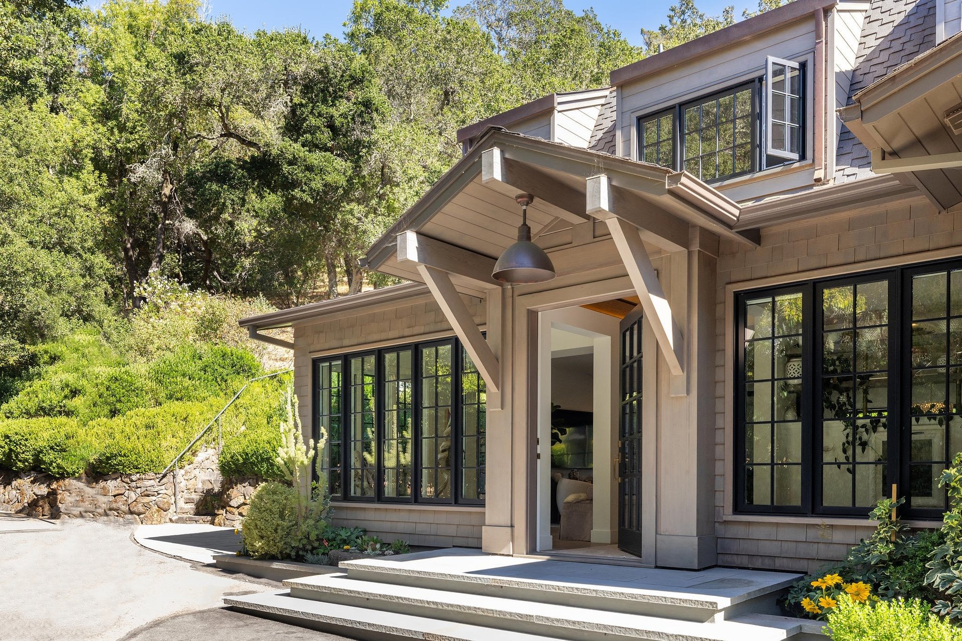 83 Laurel Grove