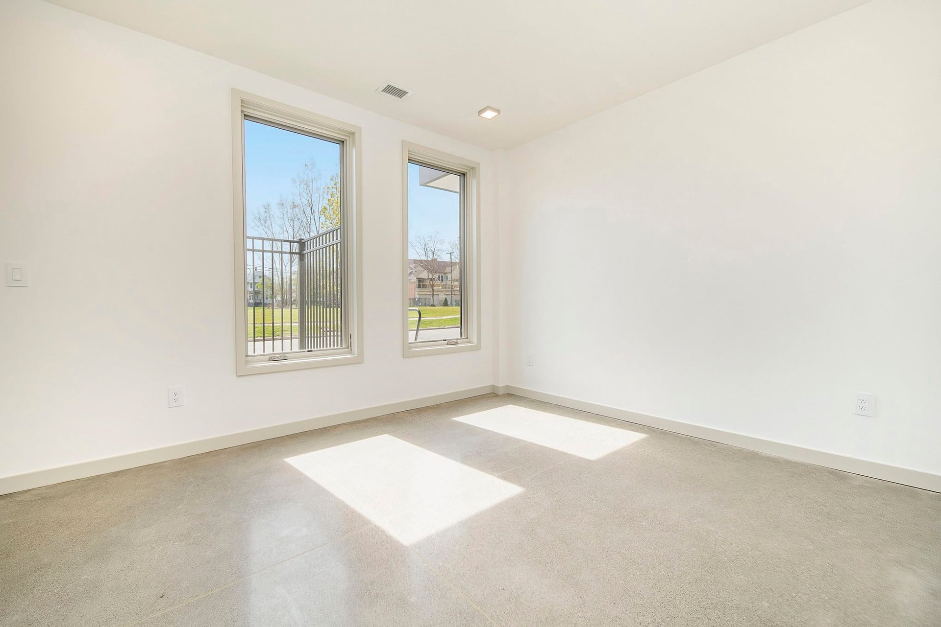 1454 Townsend St, #33