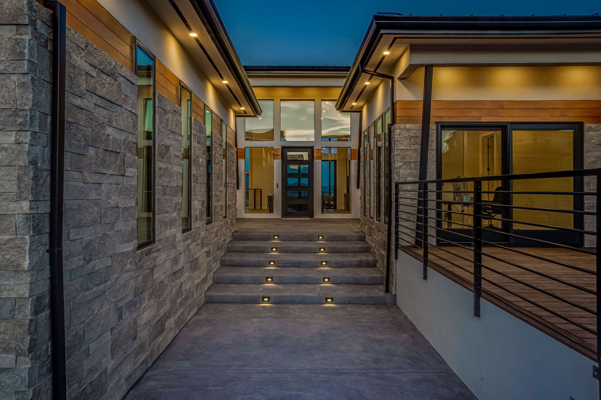 3915 Rincon Ridge Dr