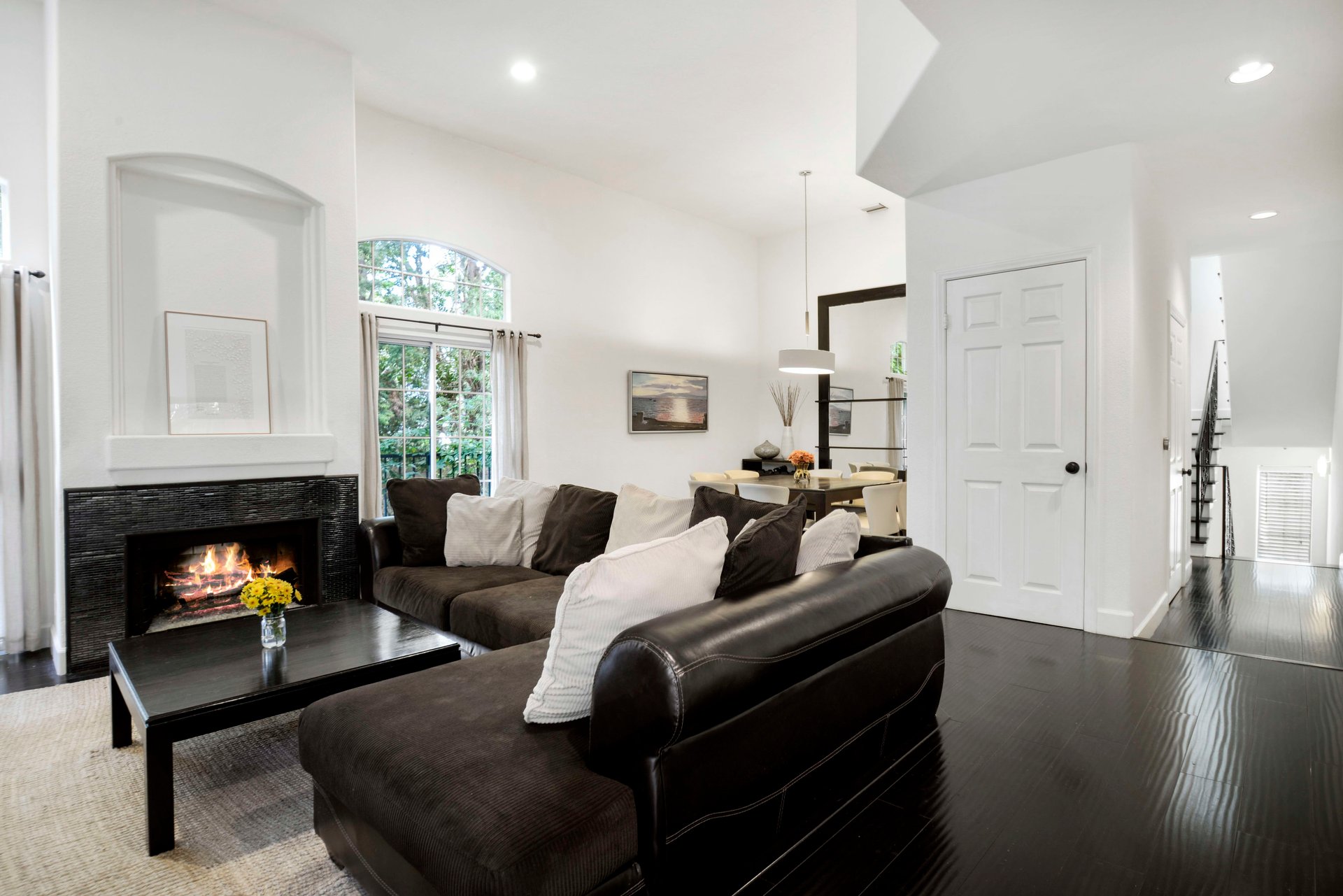 813 N Martel Ave #6