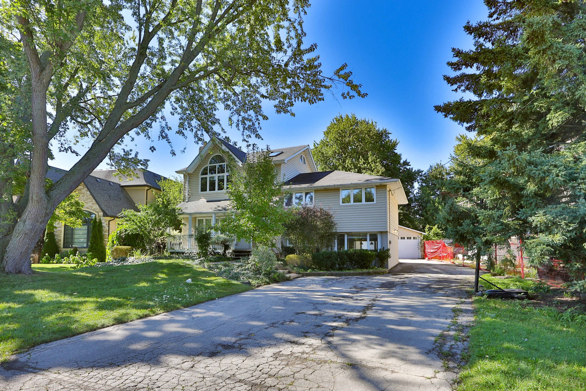 240 Tweedsdale Crescent Oakville