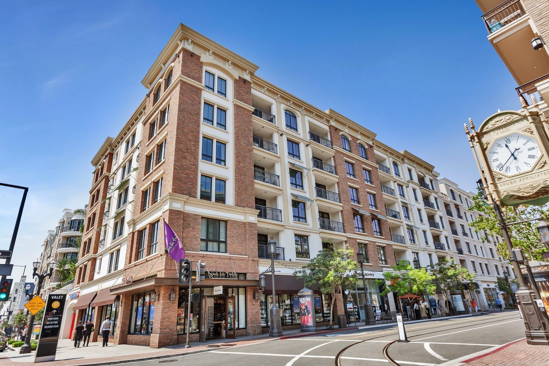 605 Caruso Ave