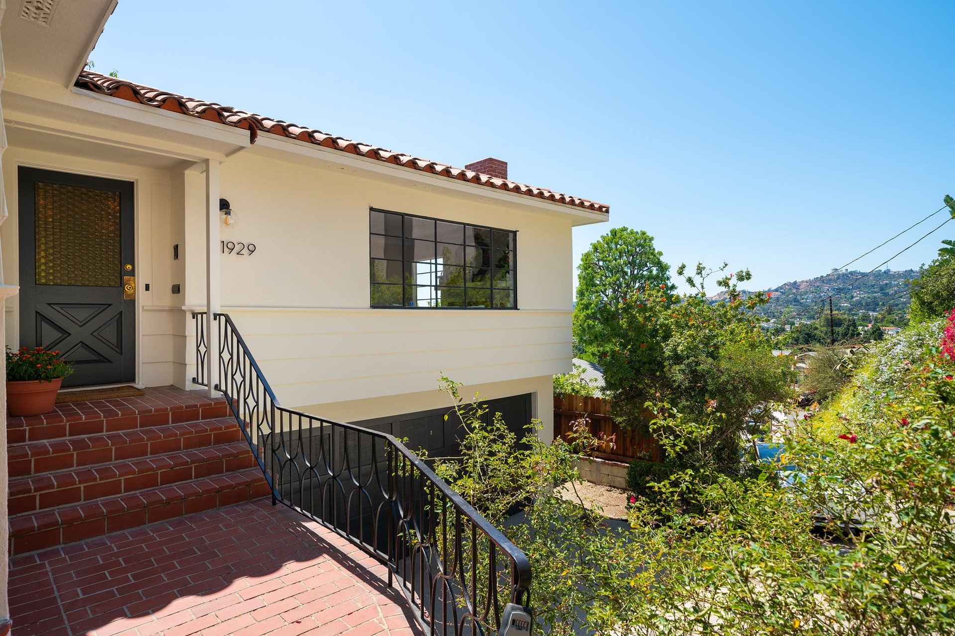 Hip Mid Century Traditional in Franklin Hills 