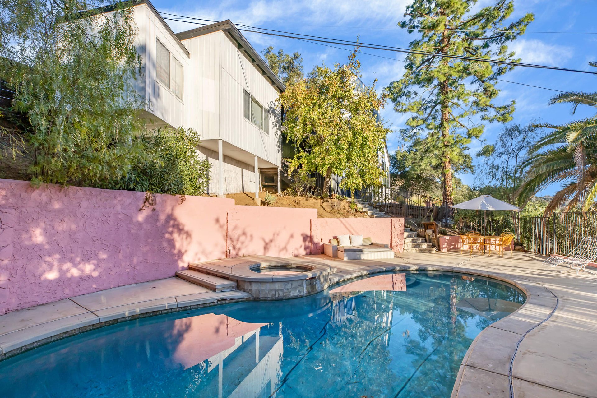 22878 Portage Circle Dr