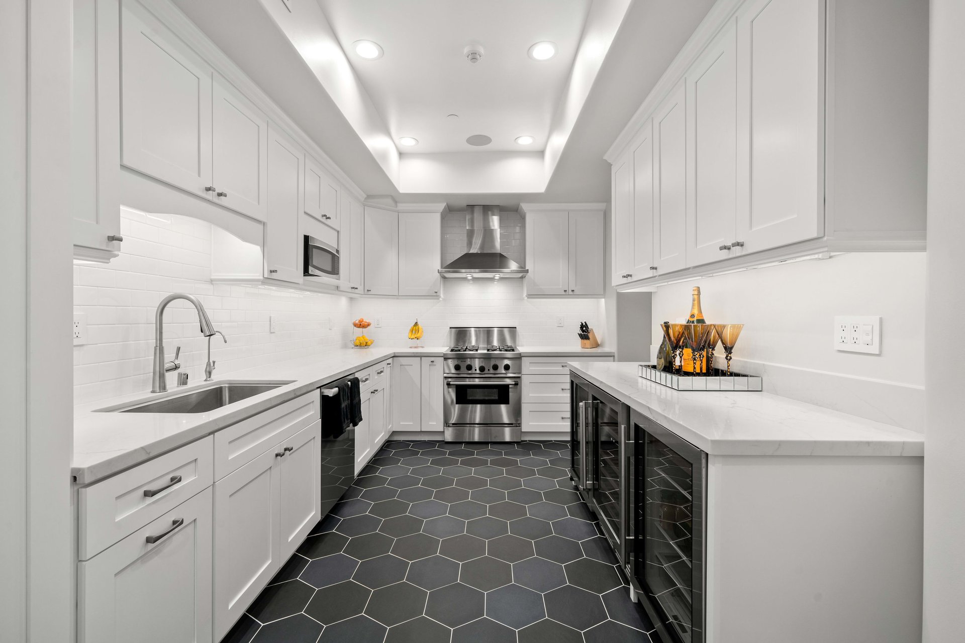 137 S Spalding Dr #104, Beverly Hills