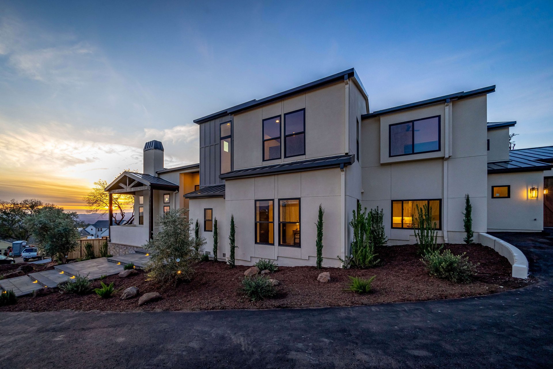 3864 Royal Manor Pl