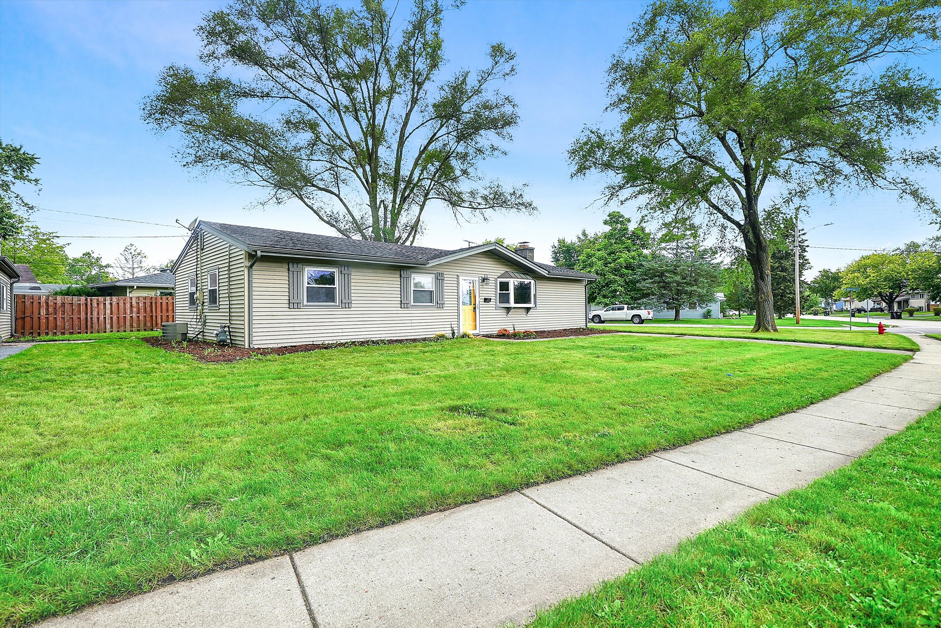 Private Address, Wauconda, IL 60084