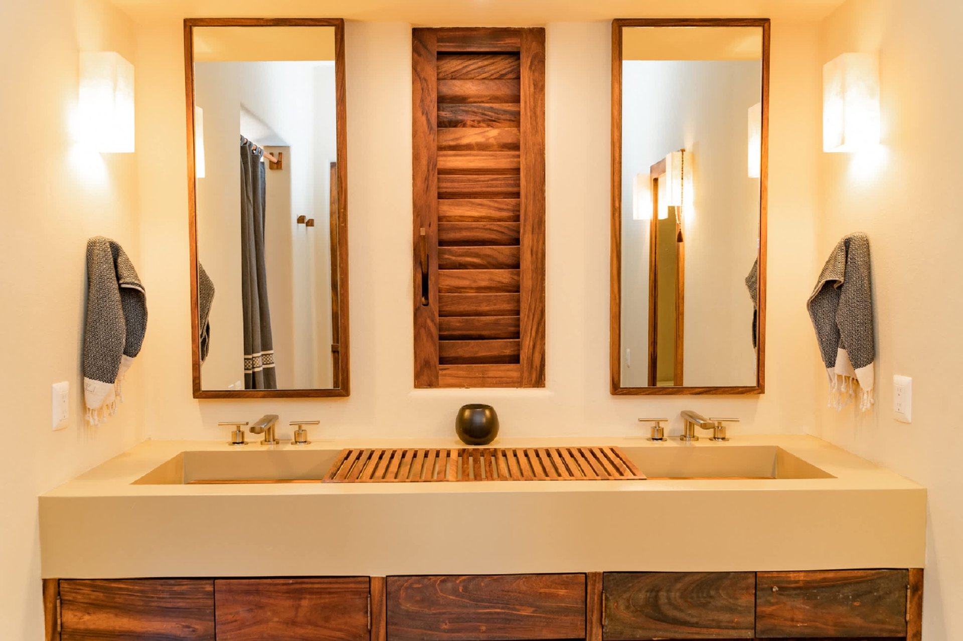 6 bedroom, Single Family Homes, Villa Sagrario, Montecito Beach Village