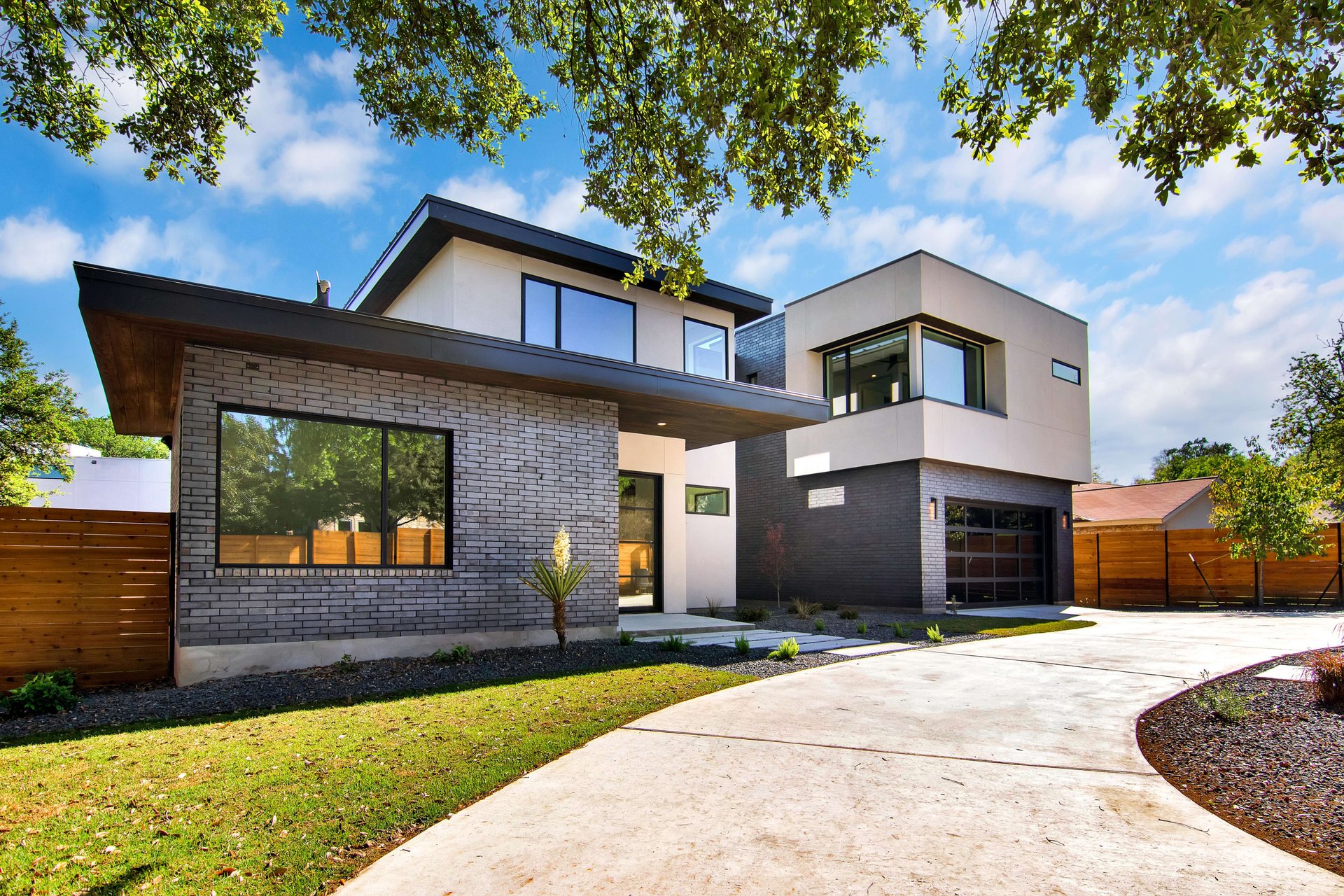 3501 Pinnacle