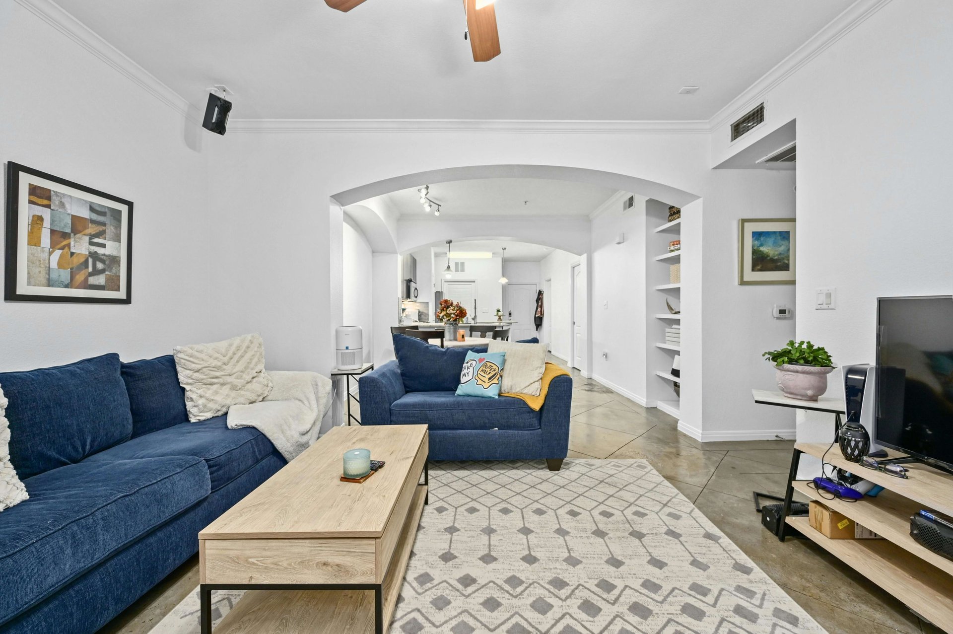 2505 San Gabriel Street #207