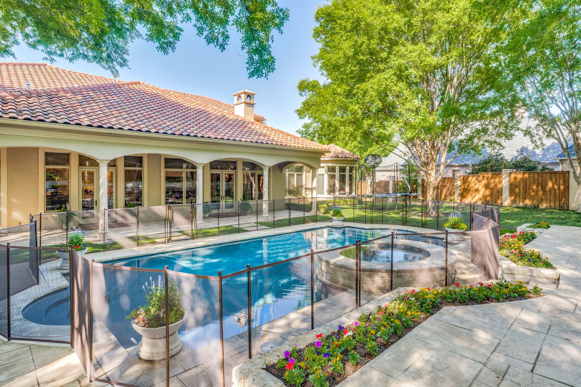 Private Address, Dallas