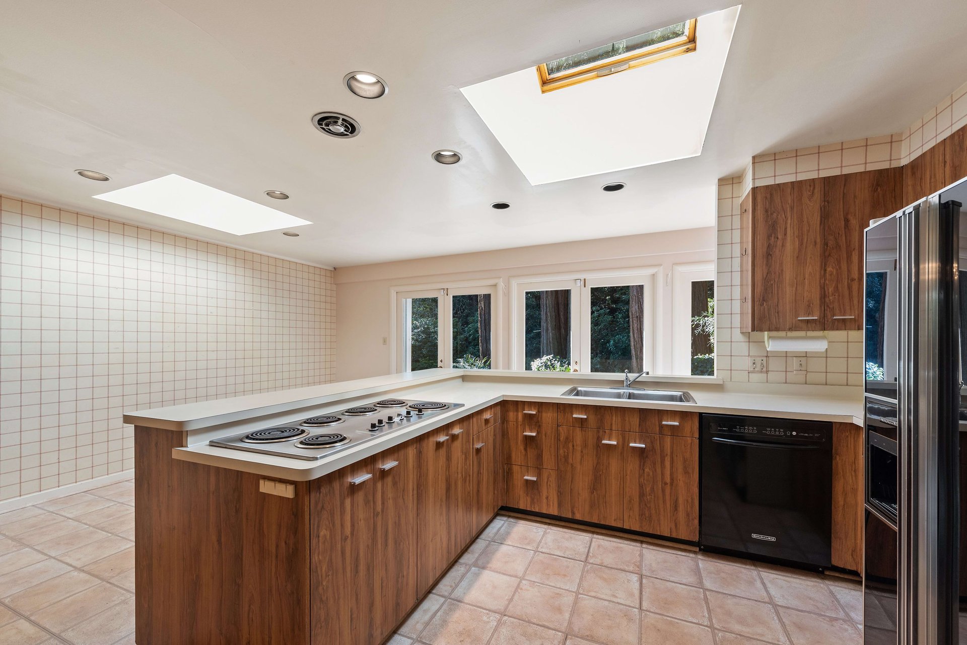 211 Woodland Rd