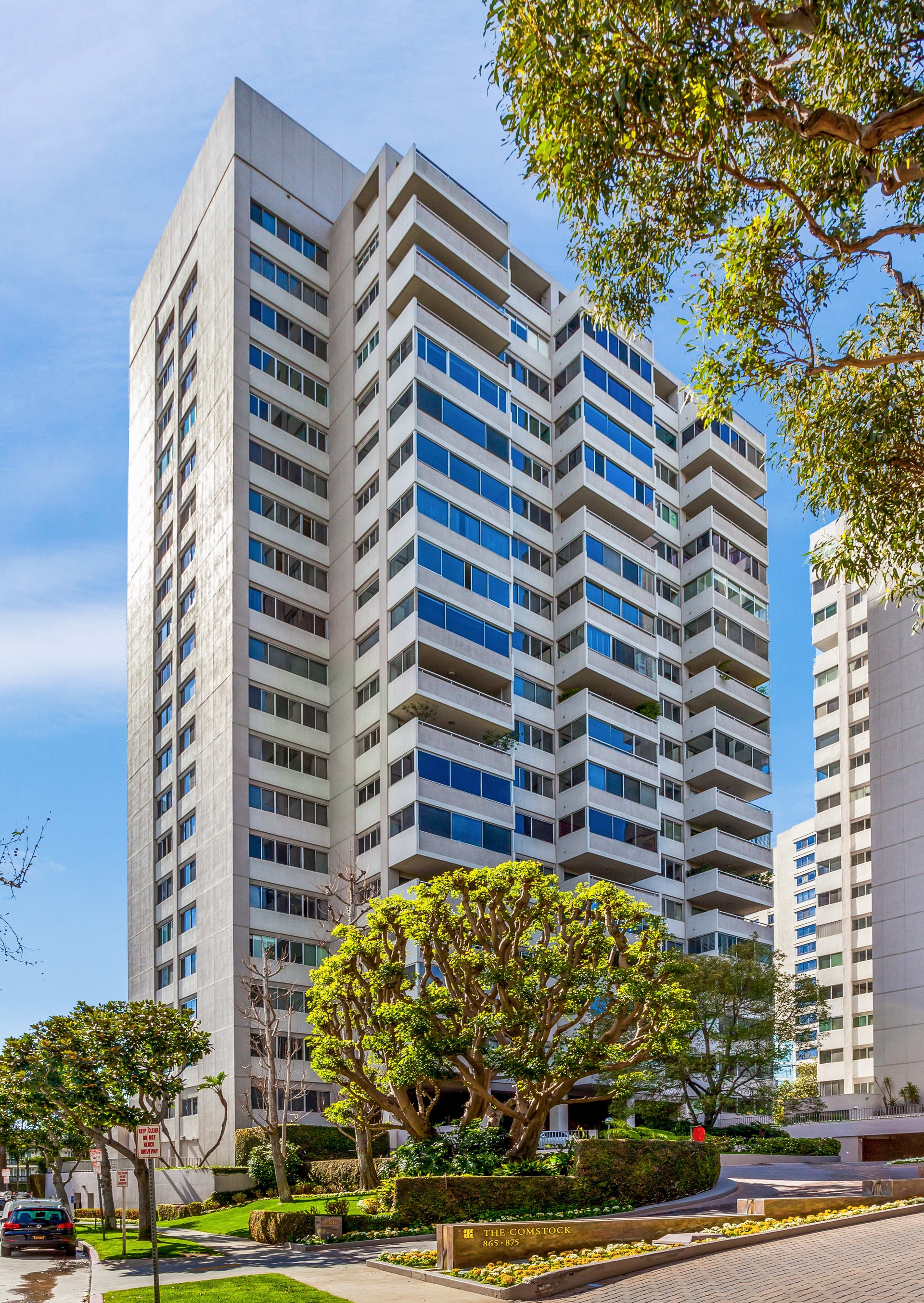 875 Comstock Avenue Unit 15D