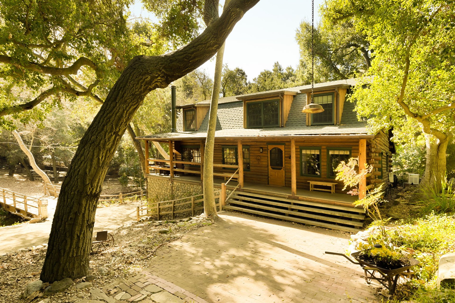1801 N Topanga Canyon Blvd