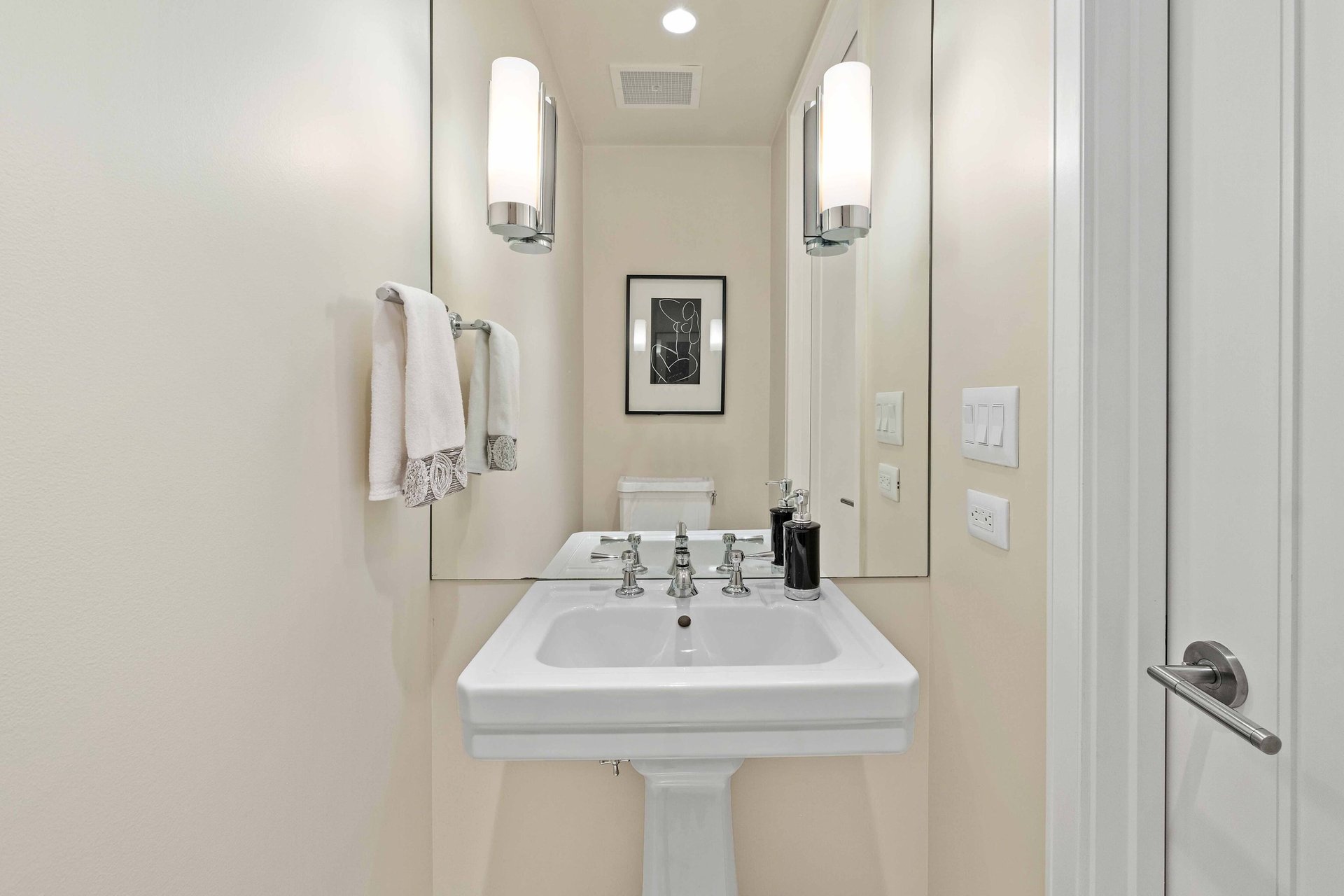 200 Congress Ave #15B