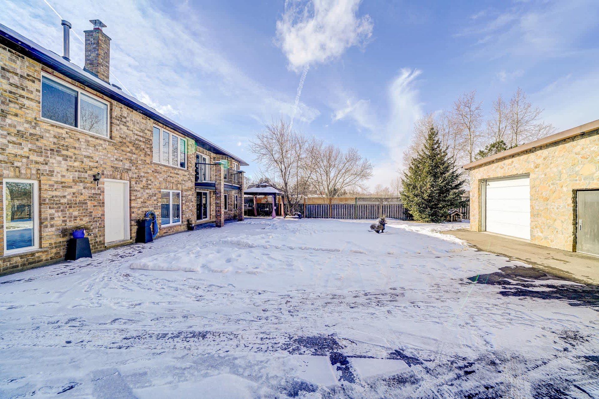 7364 Dickenson Rd E