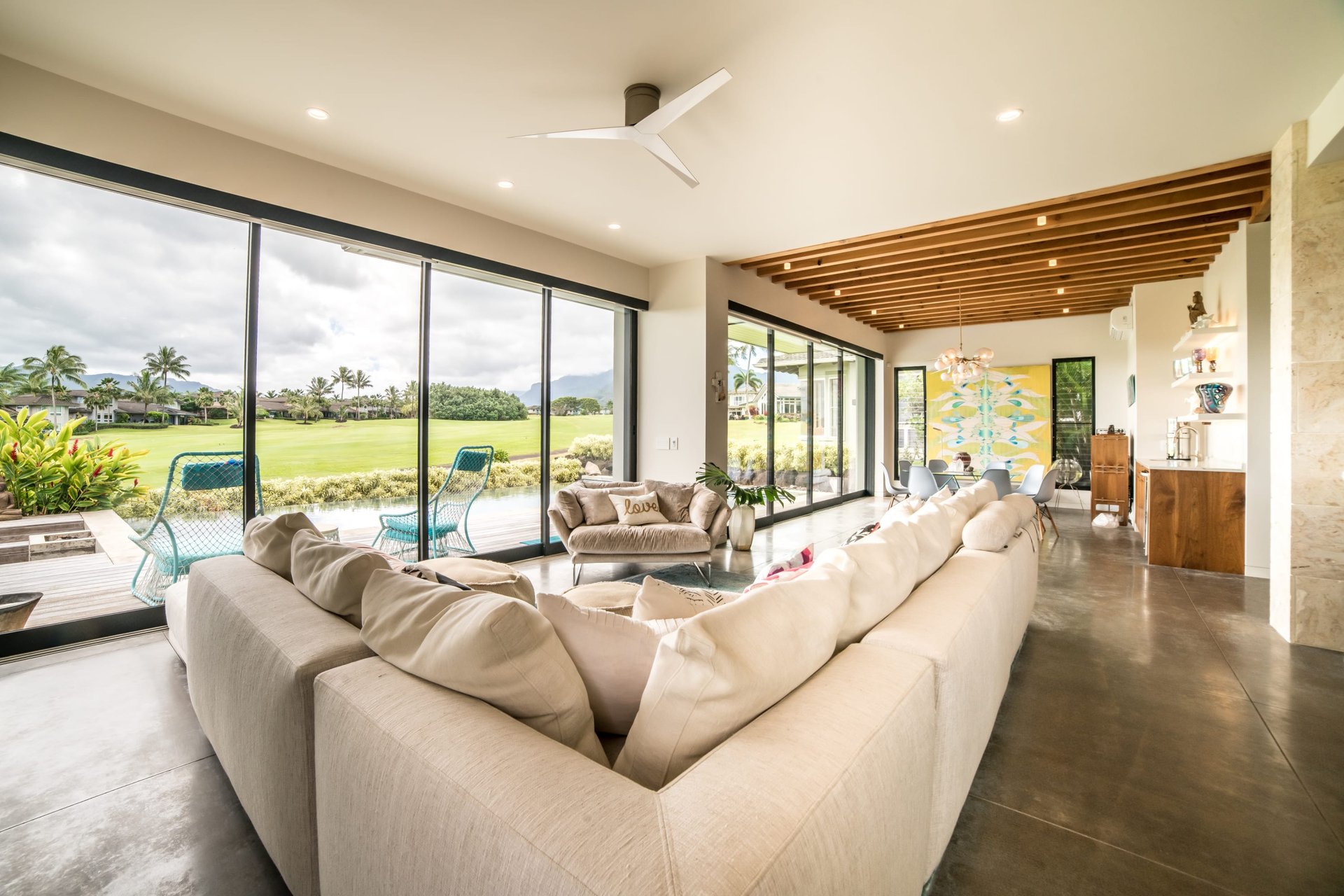 4011 Aloalii Dr
