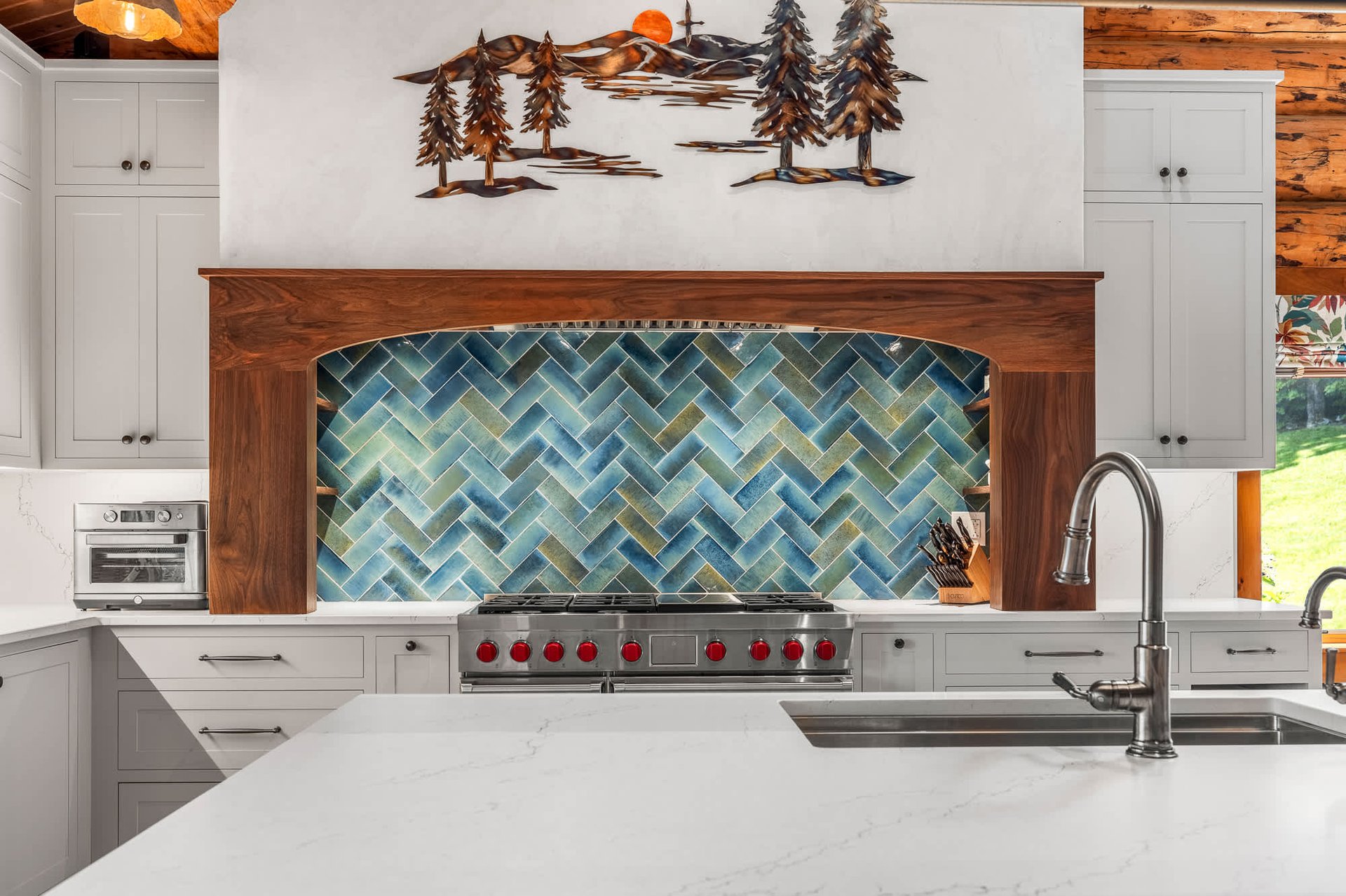 Exclusive Mountain Log Home - Monthly Rental Avail.