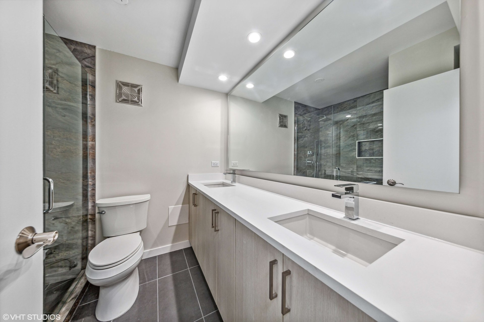Private Address, Chicago, IL 60611