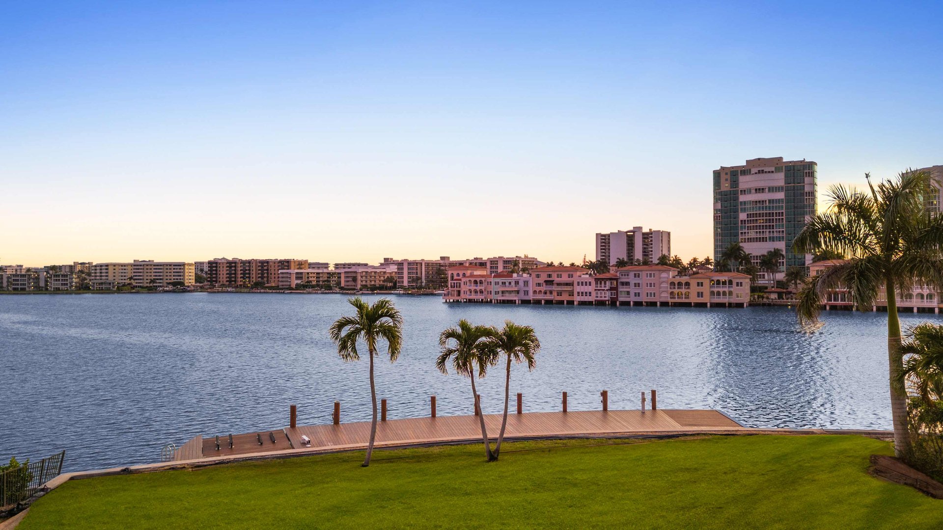 PARK SHORE