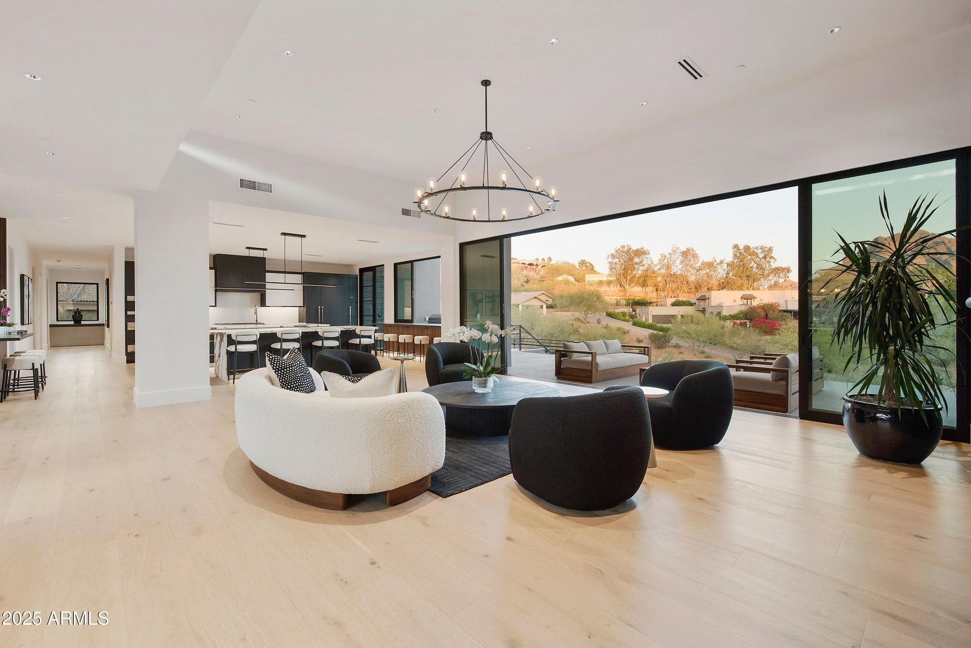 4117 E Keim Dr
