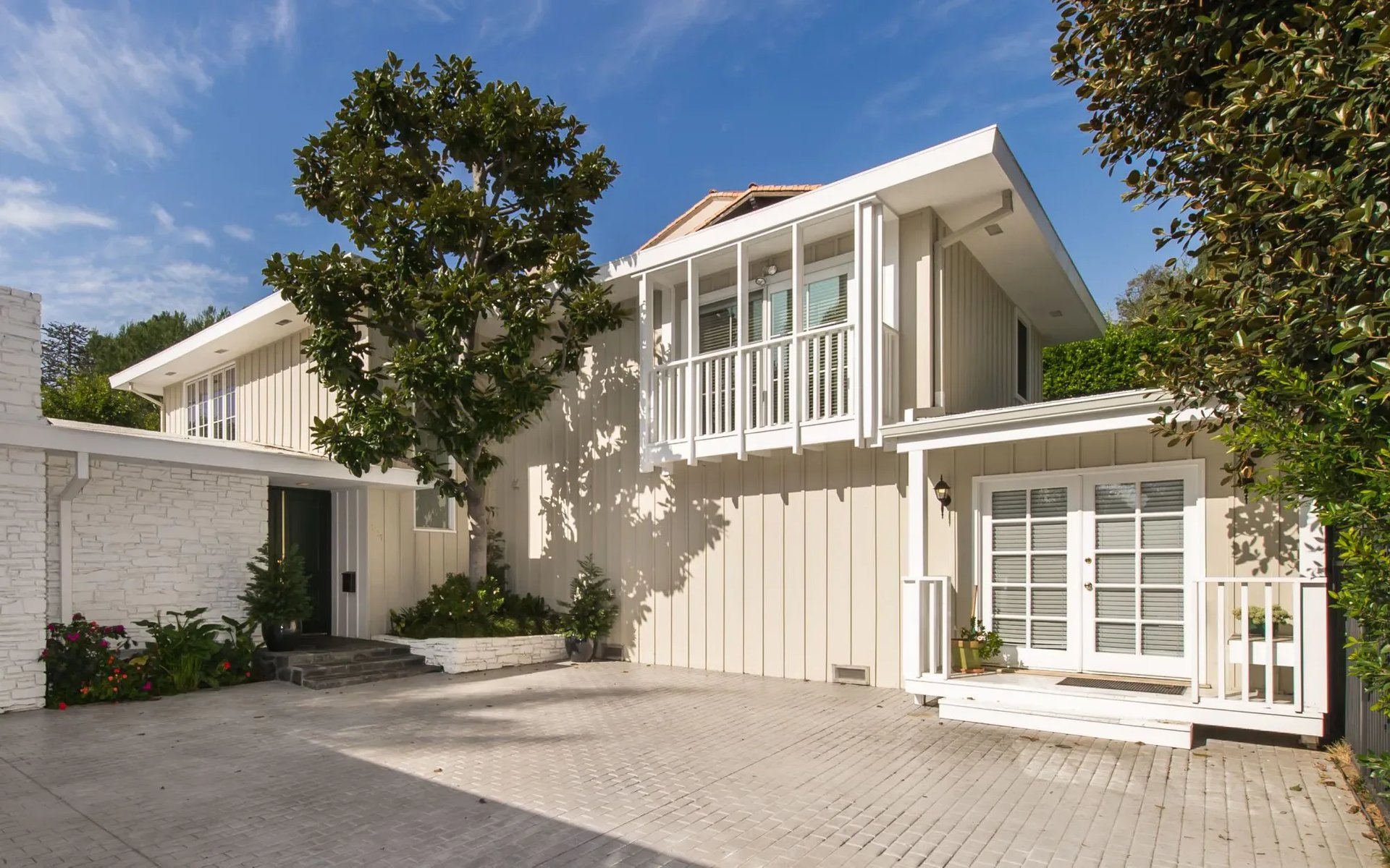 1117 Sierra Alta Way