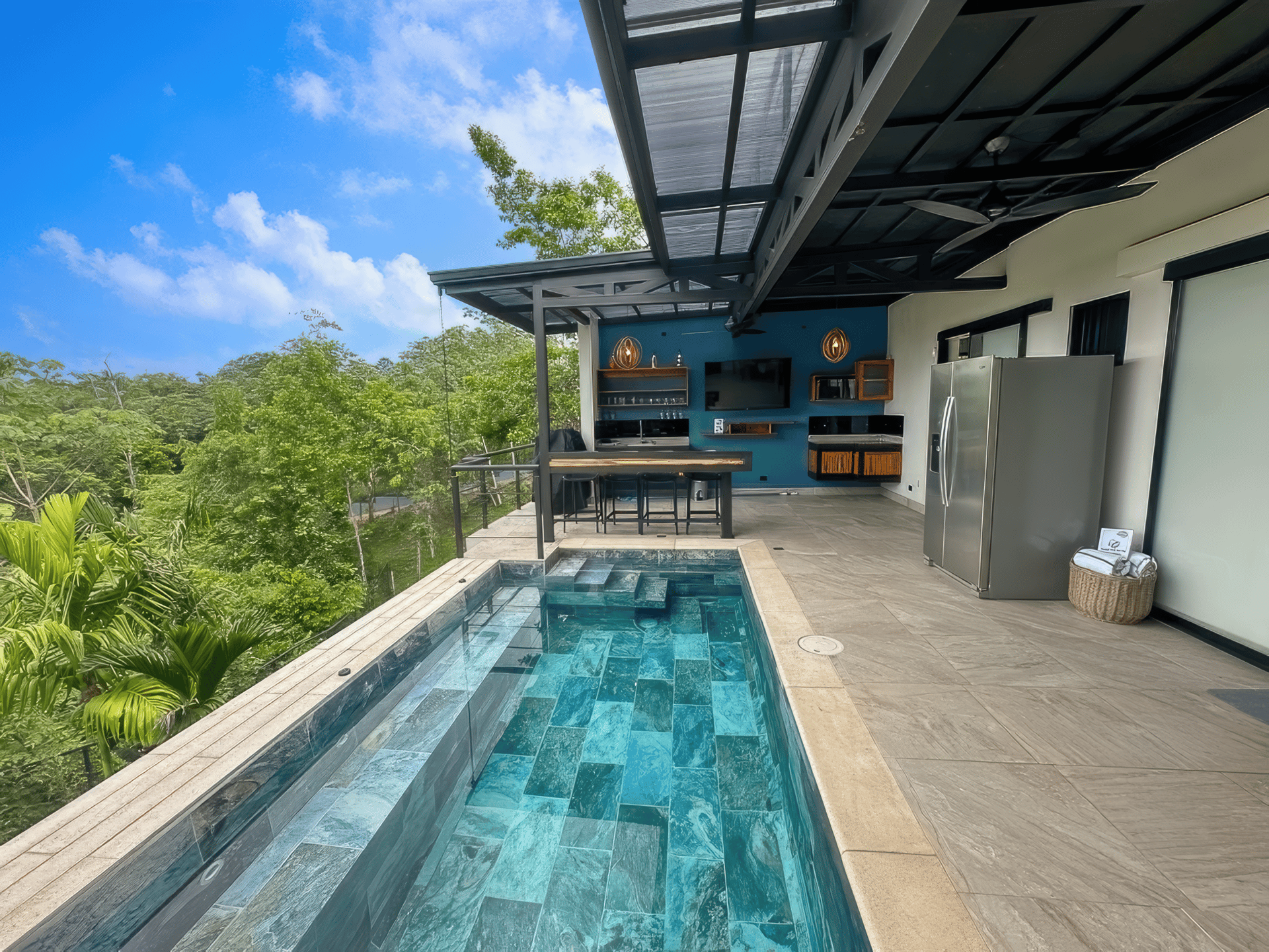 Casa Palma, Brand New Luxury 3 bedroom, 4 bathroom home with Amazing Sunset View in Quepos