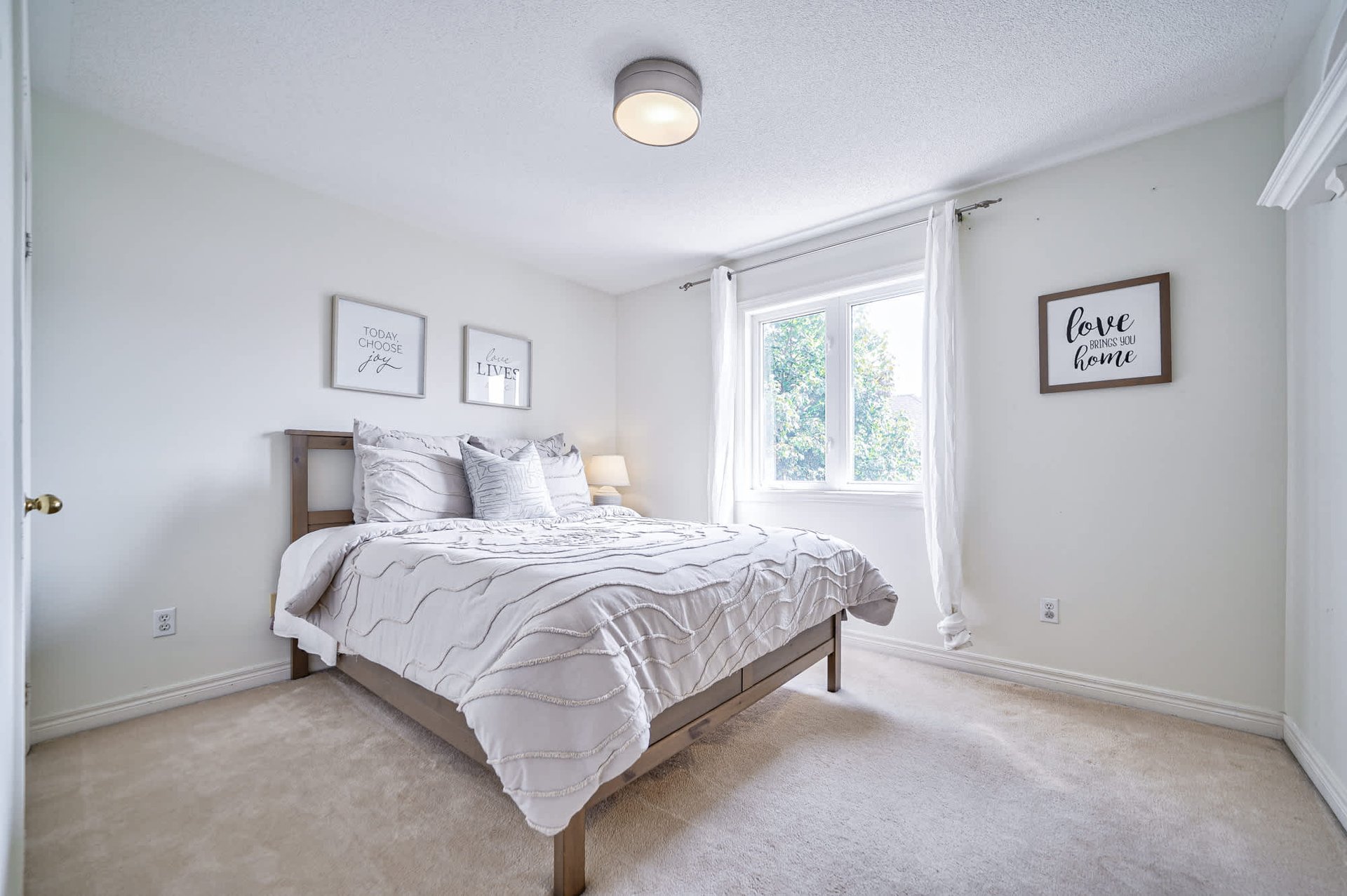 2164 Highcliffe Way