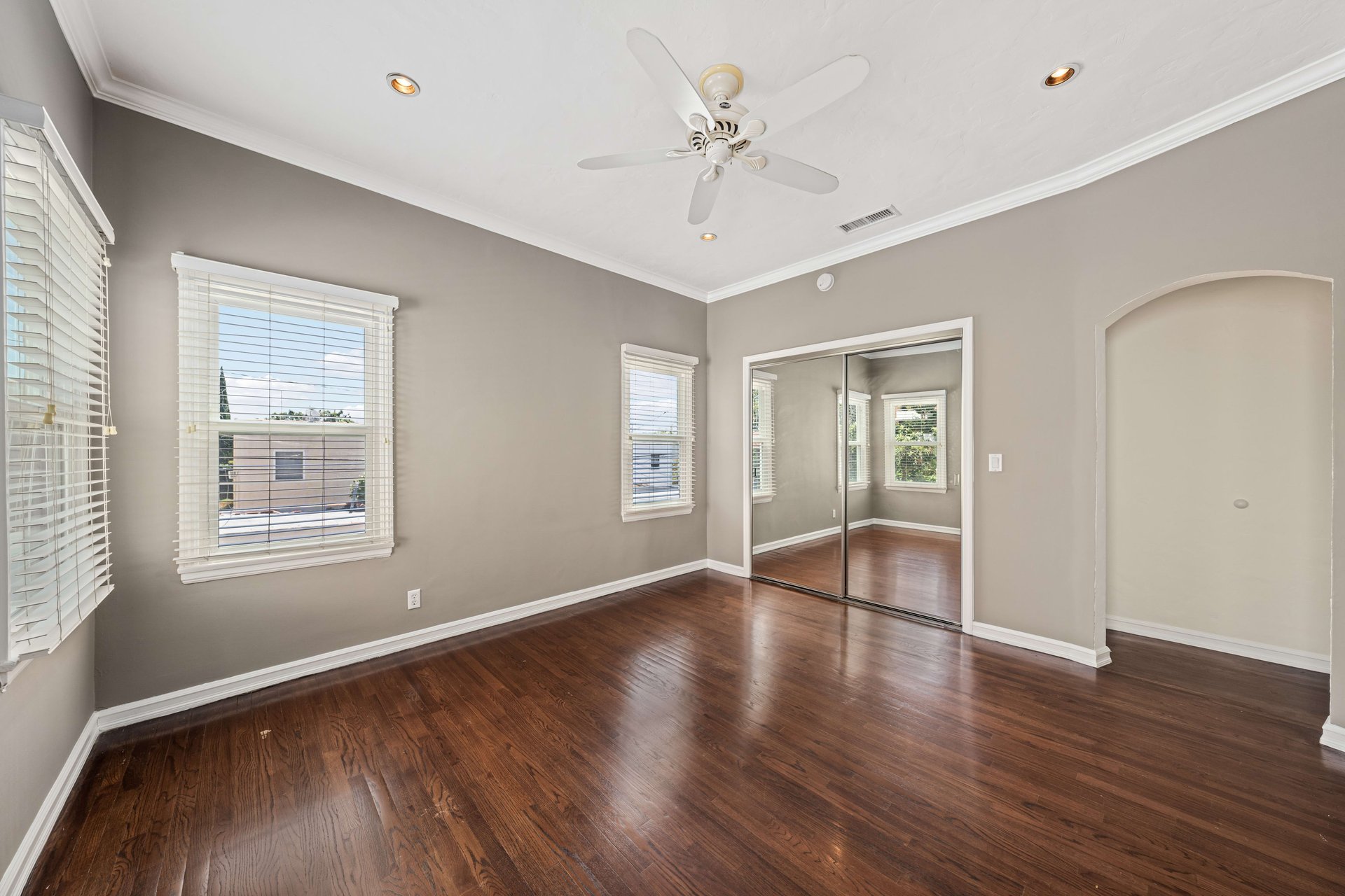 162 N Swall Dr, Beverly Hills
