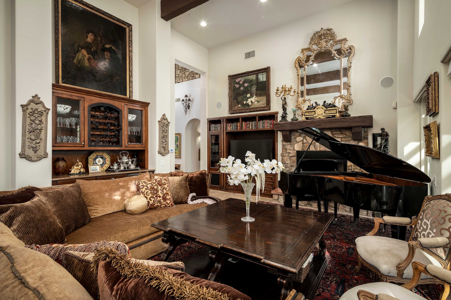 A Masterpiece Villa In The Bridges