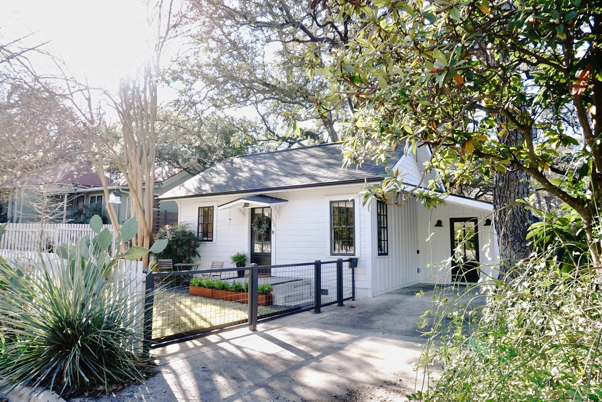 Charming Bouldin Creek Bungalow: Modern Upgrades in Prime South Congress Location