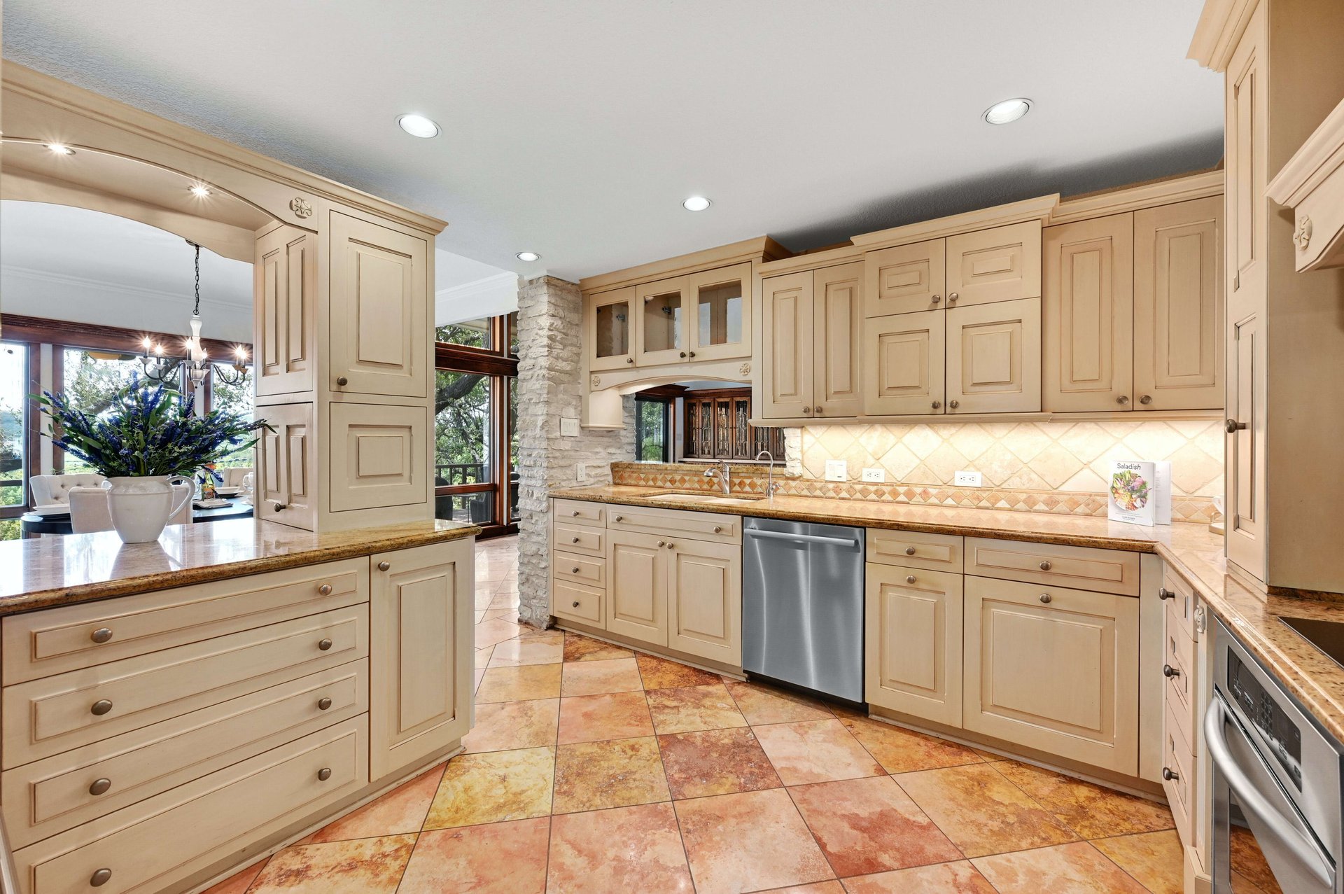 5711 Sam Houston Cir