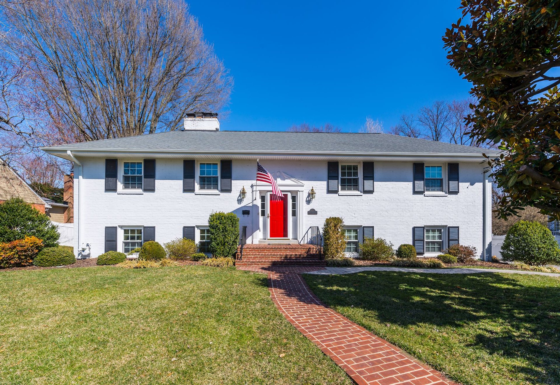 1100 Emerald Dr